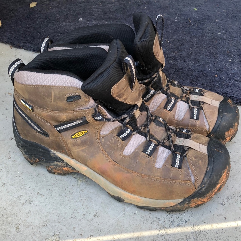 Keens hiking boots